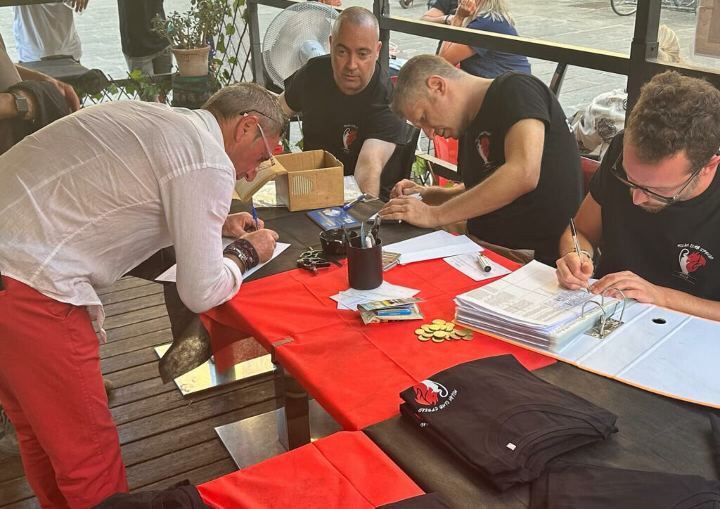 Socio si iscrive al Milan Club Spread